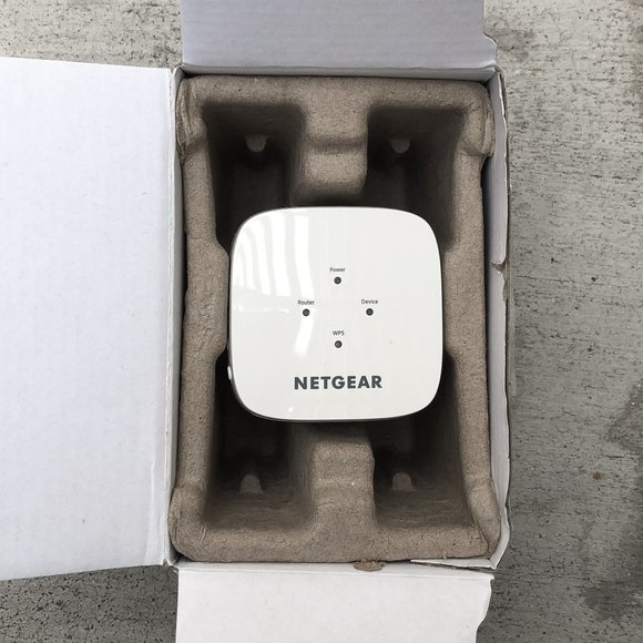 NETGEAR - AC750 Dual-Band Wi-Fi Range Extender - Picture 2 of 6